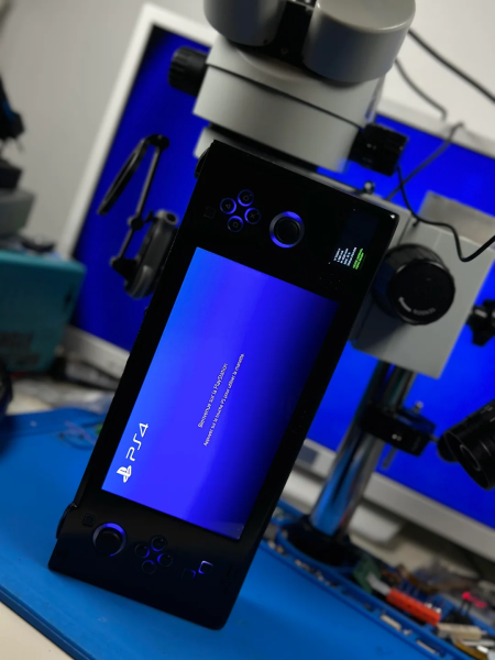 Энтузиаст превратил PS4 Slim в увесистую портативку, не уступающую возможностям Nintendo Switch 2