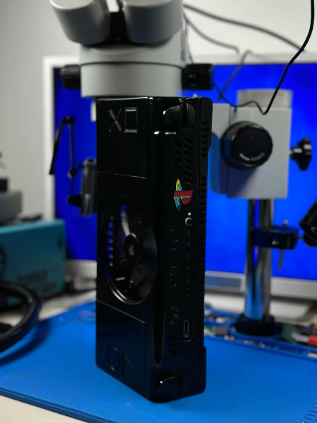 Энтузиаст превратил PS4 Slim в увесистую портативку, не уступающую возможностям Nintendo Switch 2