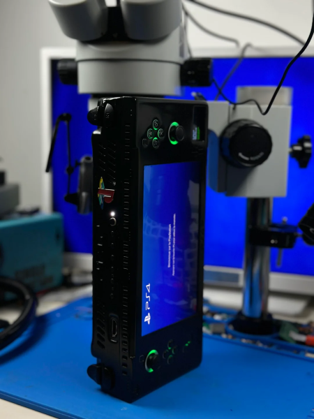 Энтузиаст превратил PS4 Slim в увесистую портативку, не уступающую возможностям Nintendo Switch 2