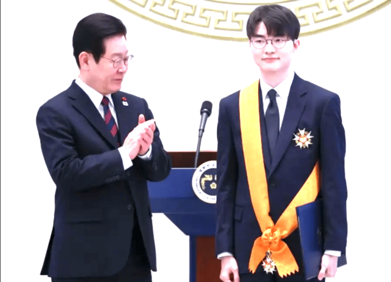Faker из T1 по LoL первым получил высшую спортивную награду в Южной Корее