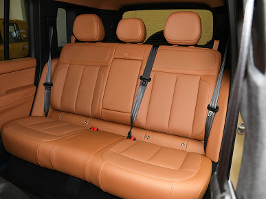 Похожий на Land Cruiser и Land Rover внедорожник Chery iCar V27 появился у дилеров в Китае. В 2026 году он должен официально приехать в Россию